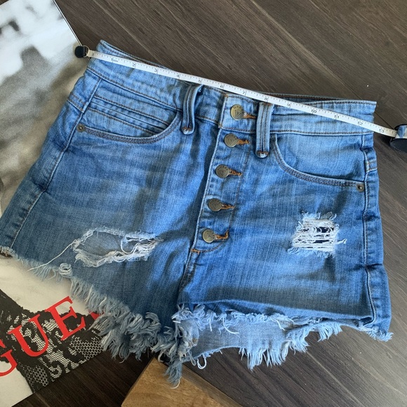 Guess denim shorts distressed - Picture 4 of 4